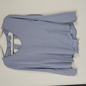 Under Armour Women's Light Gray Long Sleeve Blouse